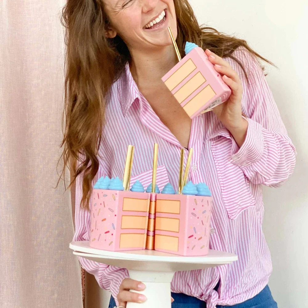 NEW (6) PIECE OF CAKE TUMBLERS Whole Birthday Cake Drinking Cups & Gold Straws